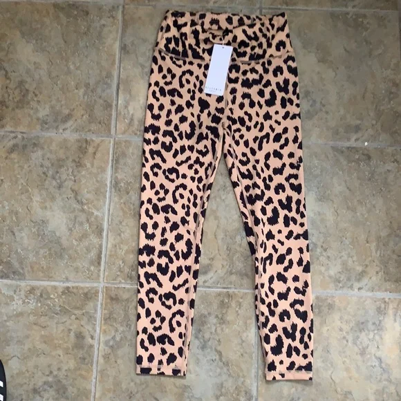 Cheetah Print Workout Bundle - Picture 4 of 10